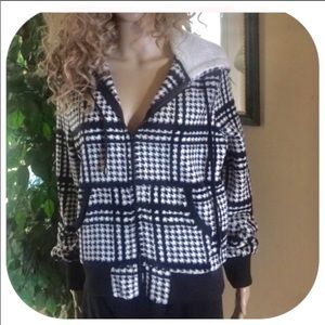 NEW plush Black/White Print Jacket sz med